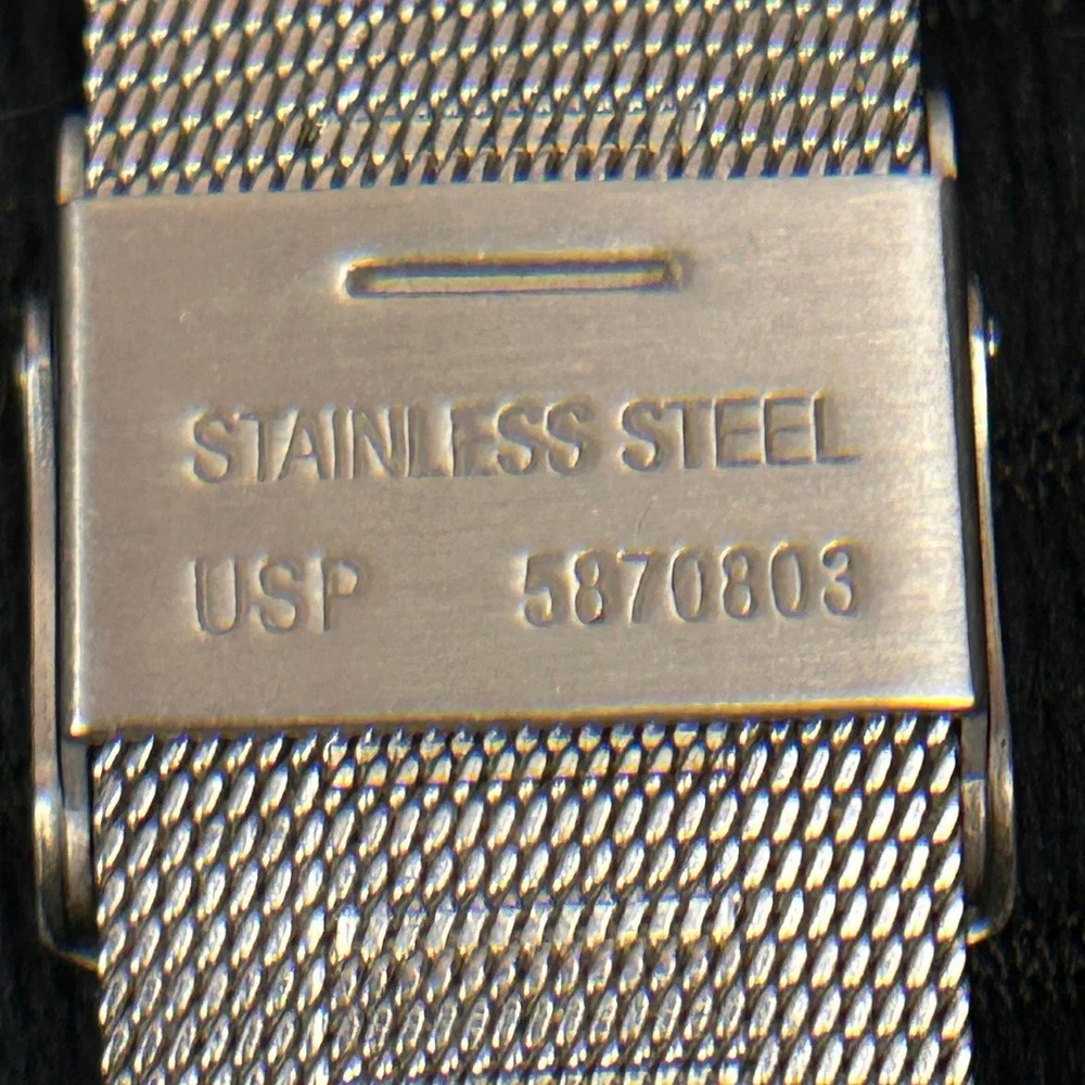 Skagen Denmark‎ 606SSS Silver Mesh Watch Mother of Pearl Crystal Bezel Square